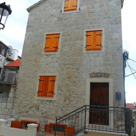 Stonehouse Hotel 3*