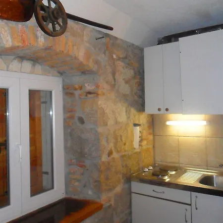 Stonehouse 3*
