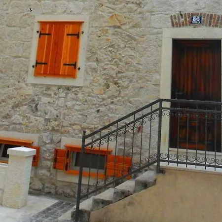Stonehouse Hotel 3*